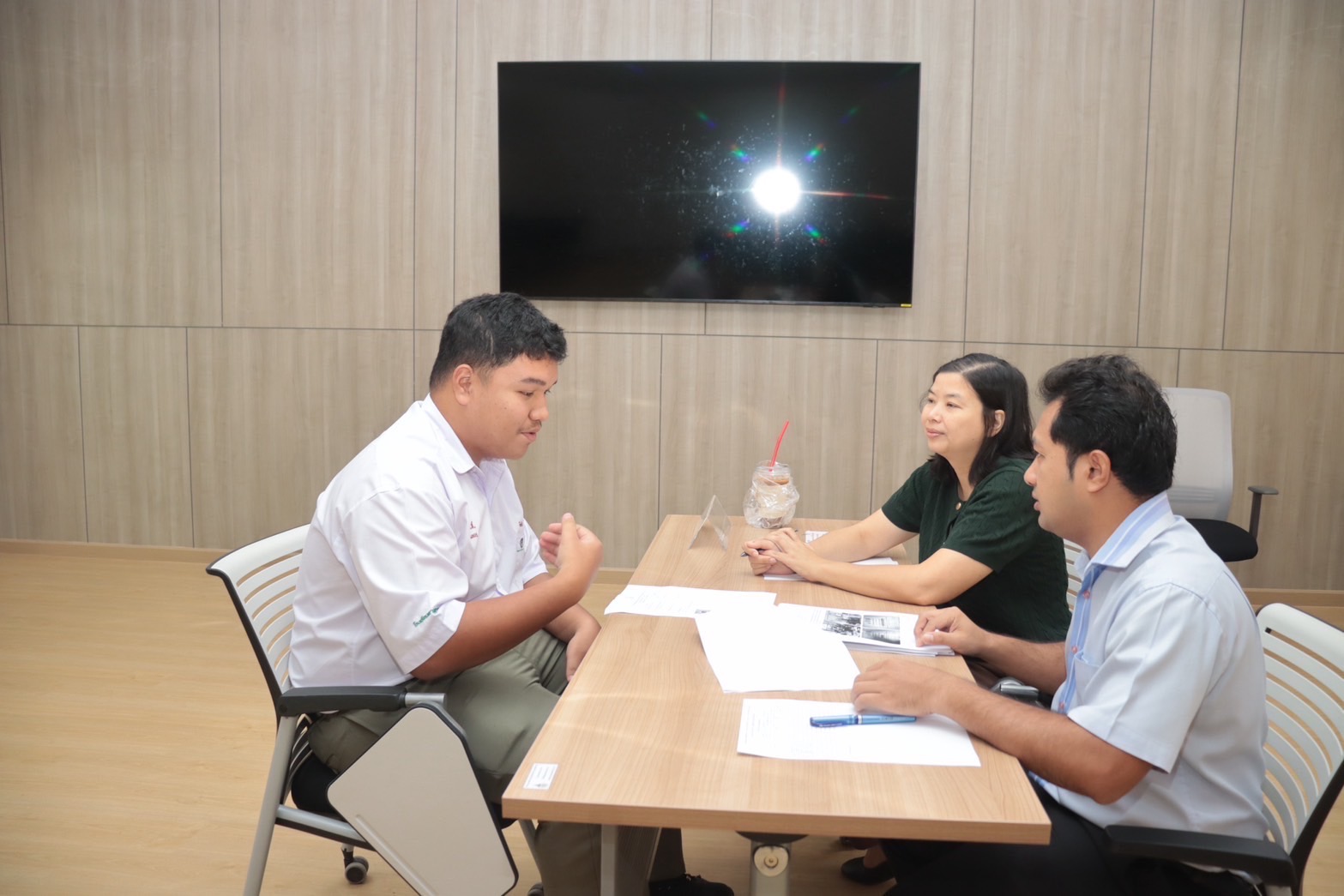 บรรยากาศการสอบสัมภาษณ์ รูปที่ 8